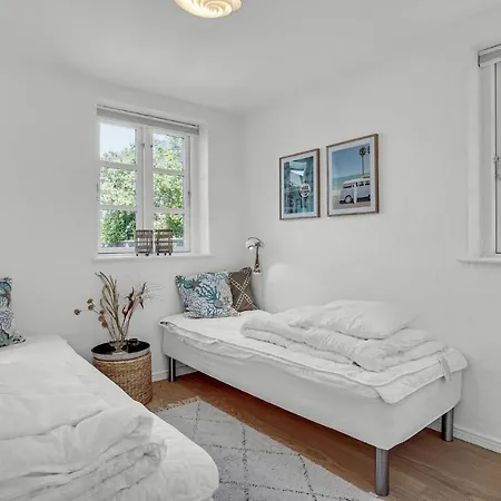 Semesterbostad 3 Bedroom Lovely In