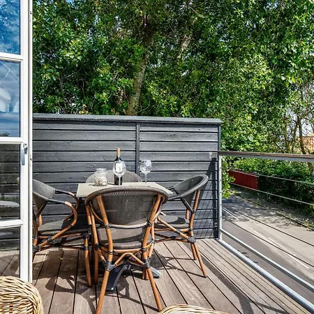 3 Bedroom Lovely In Holiday home *